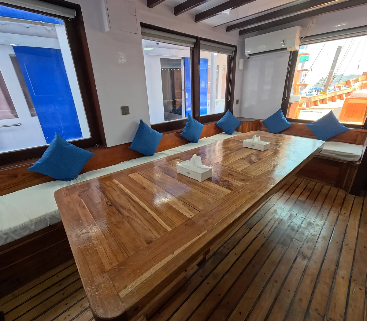 Invictus Phinisi - Luxury Phinisi Komodo Charter 2026